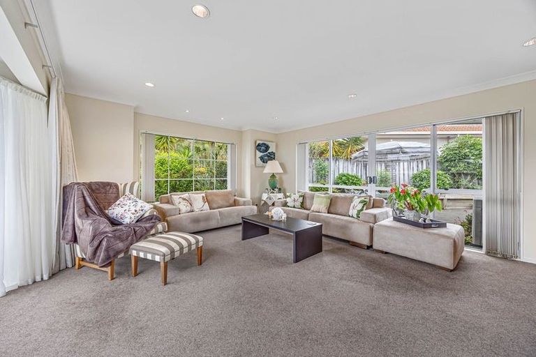 Photo of property in 15 Bluefin Way, West Harbour, Auckland, 0618