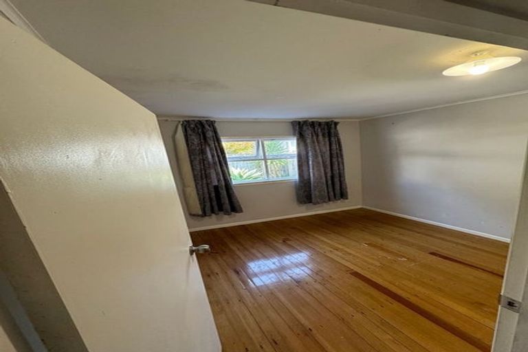 Photo of property in 19 Golf Road, New Lynn, Auckland, 0600