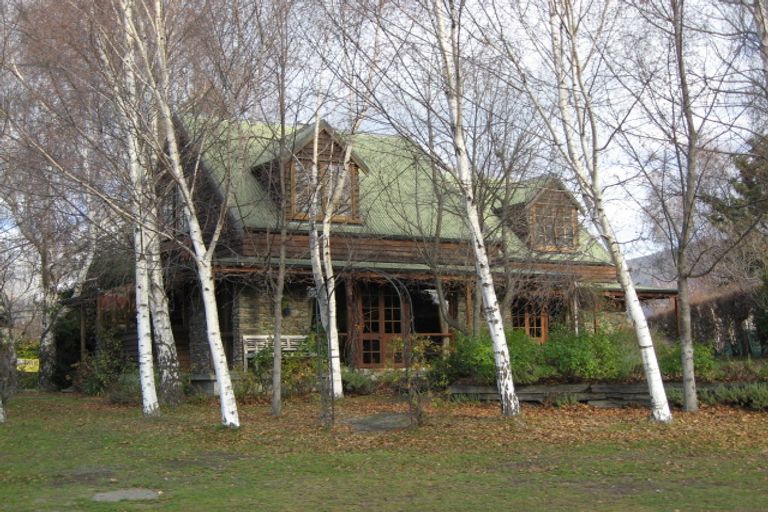 Photo of property in 9 Hunter Crescent, Wanaka, 9305