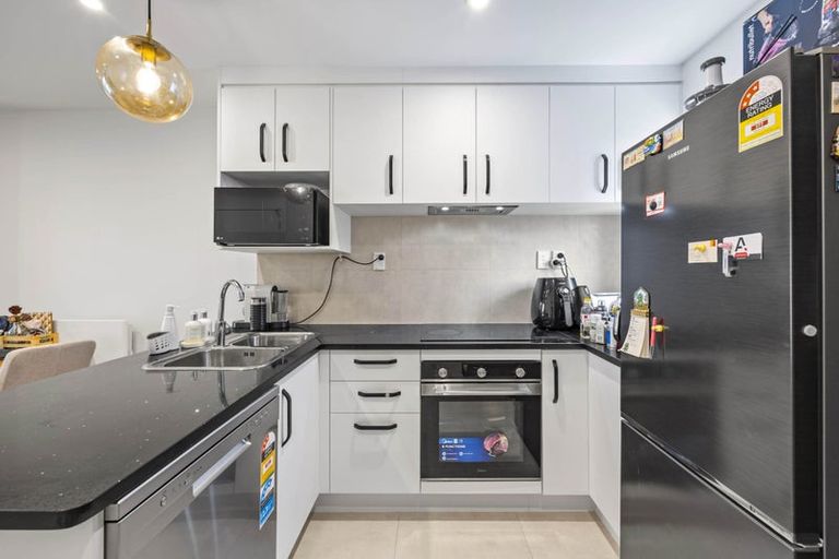 Photo of property in Rf202b, 16/18 Hewlett Road, Massey, Auckland, 0614