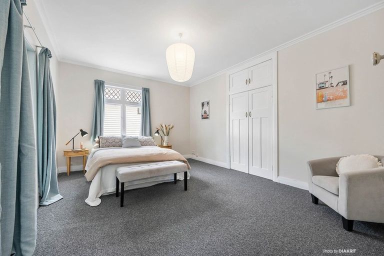 Photo of property in 43 Severn Street, Island Bay, Wellington, 6023