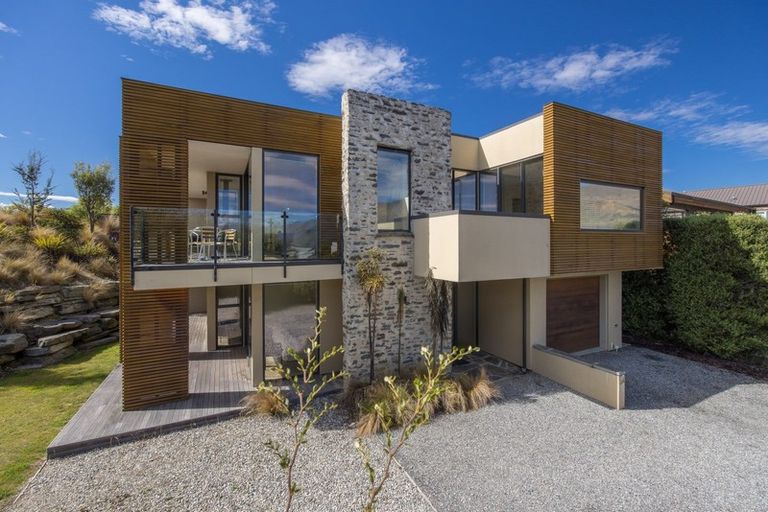 Photo of property in 5a Matrica Court, Wanaka, 9305