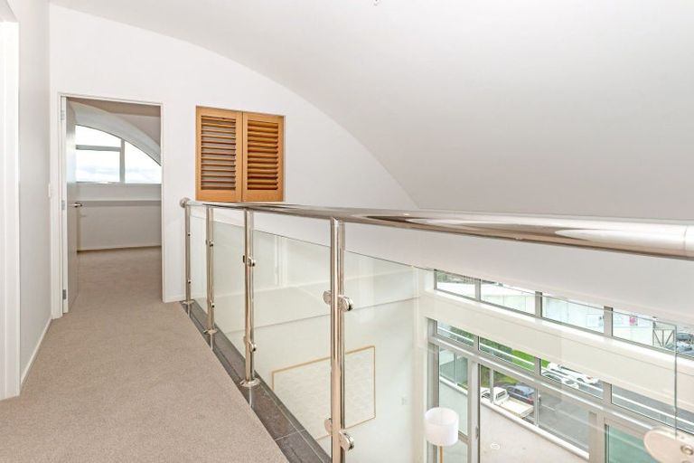 Photo of property in 3/4 Reads Quay, Gisborne, 4010