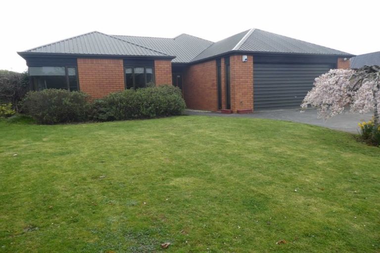 Photo of property in 5 Dorfold Mews, Avonhead, Christchurch, 8042