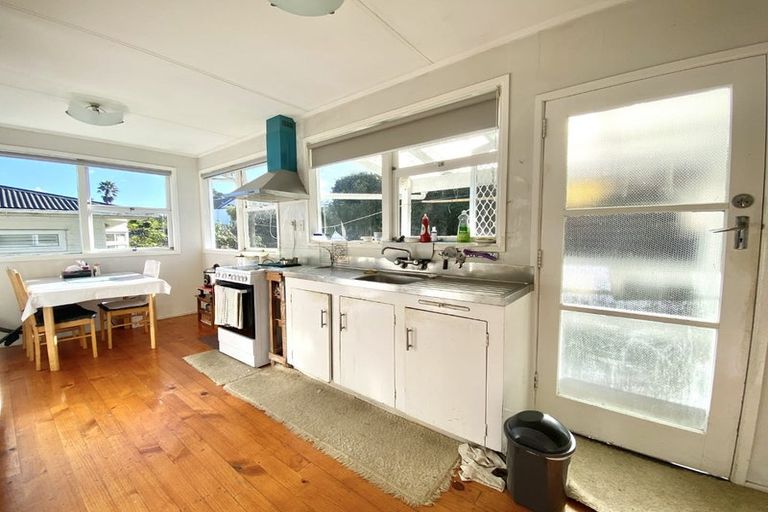 Photo of property in 58 Sylvia Road, Hillcrest, Auckland, 0627