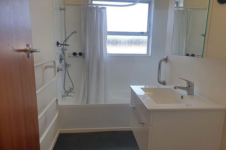 Photo of property in 21 Kendal Grove, Wainuiomata, Lower Hutt, 5014