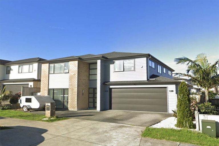 Photo of property in 24 Carrickdawson Drive, Flat Bush, Auckland, 2019
