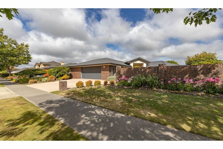 Photo of property in 4 Annaby Drive, Northwood, Christchurch, 8051