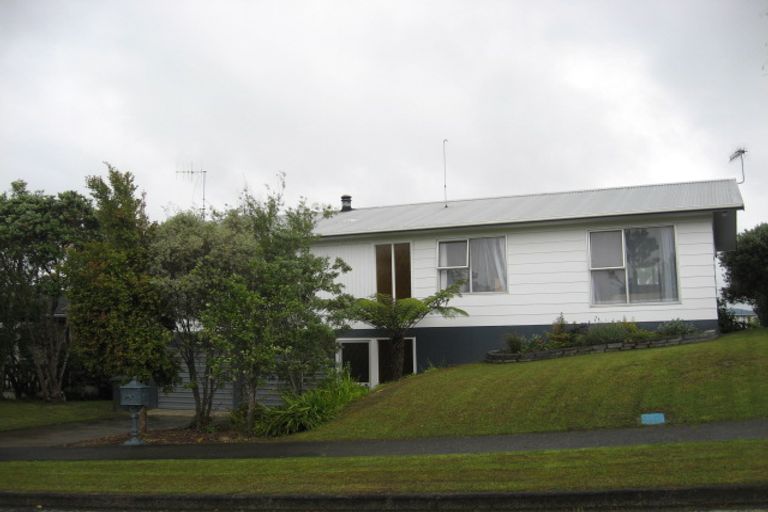 Photo of property in 11 Commins Road, Onerahi, Whangarei, 0110