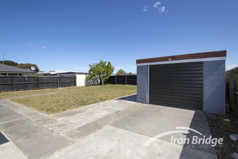 Photo of property in 33 Lamorna Road, Parklands, Christchurch, 8083