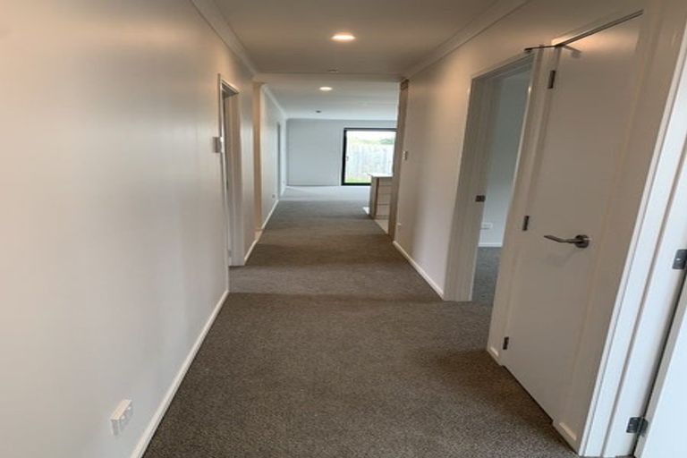 Photo of property in 9 Rarangi Mai Lane, Karaka, 2113