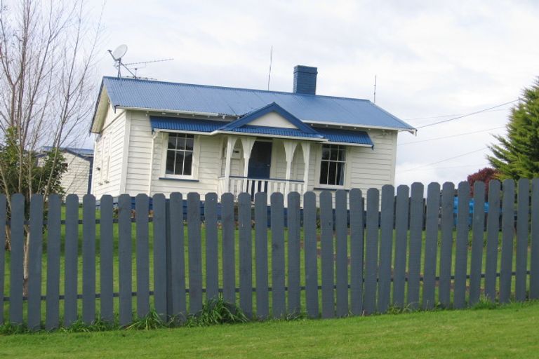 Photo of property in 1 Miro Street, Helensville, 0800