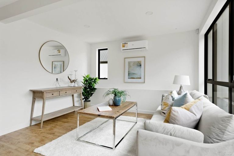 Photo of property in 122c Lancaster Road, Beach Haven, Auckland, 0626