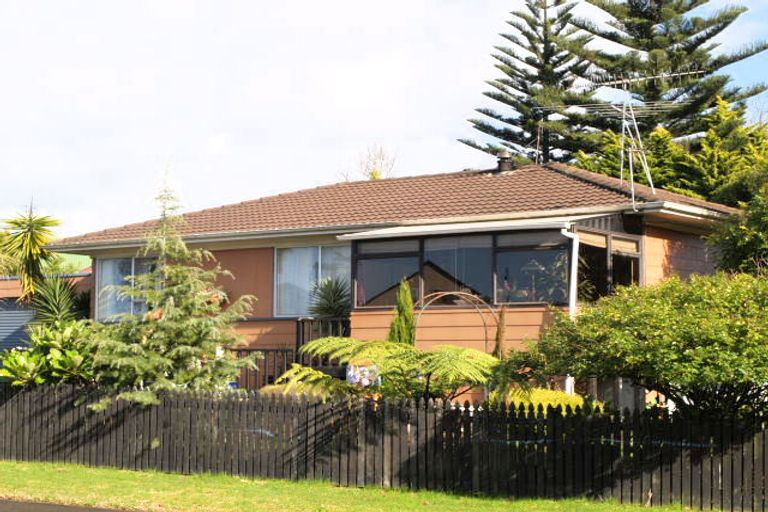 Photo of property in 11 Dewhurst Place, Favona, Auckland, 2024