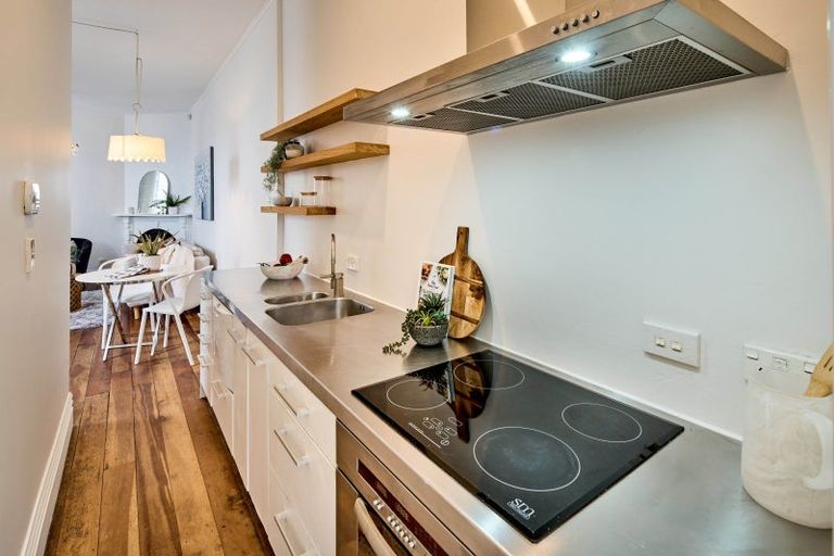 Photo of property in 11 Wright Street, Mount Cook, Wellington, 6021