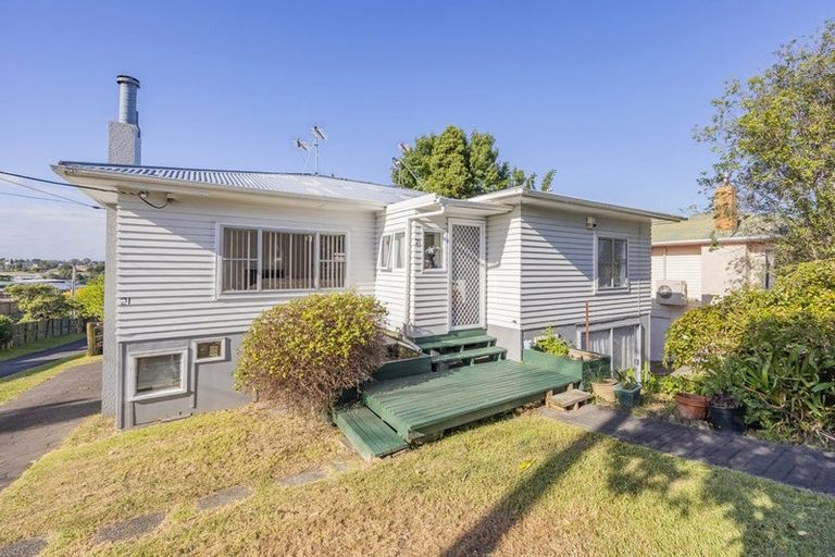 Photo of property in 21 View Road, Glenfield, Auckland, 0627