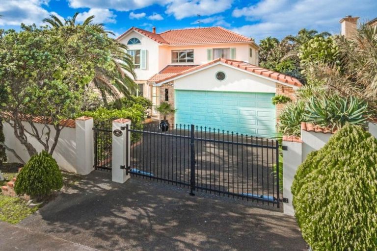 Photo of property in 19 Gilberd Place, Torbay, Auckland, 0630