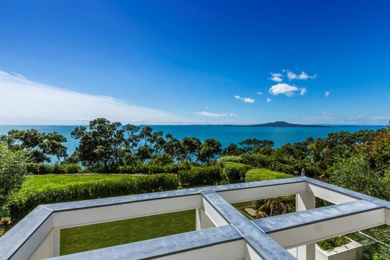Photo of property in 35 View Road, Campbells Bay, Auckland, 0630