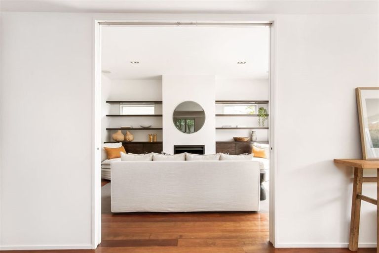 Photo of property in 43 Hawkesbury Avenue, St Albans, Christchurch, 8014