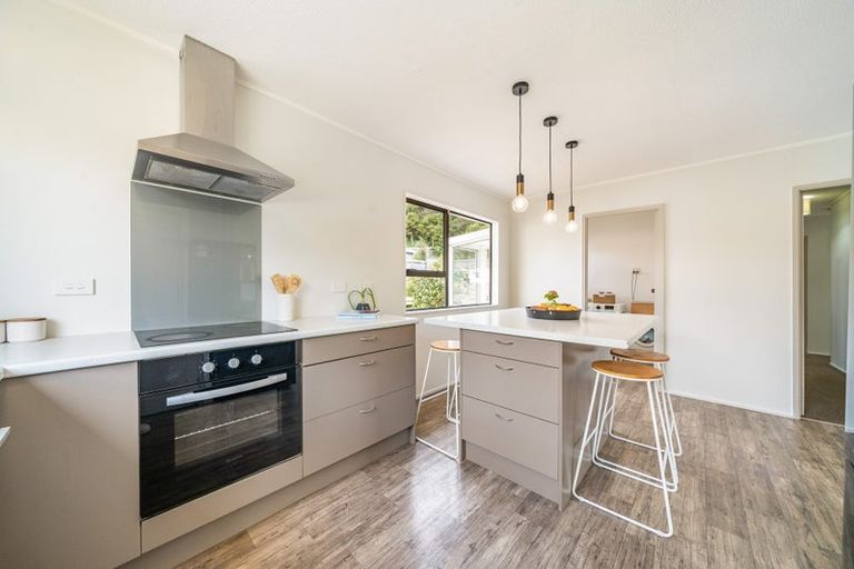 Photo of property in 56 Albatross Close, Whitby, Porirua, 5024