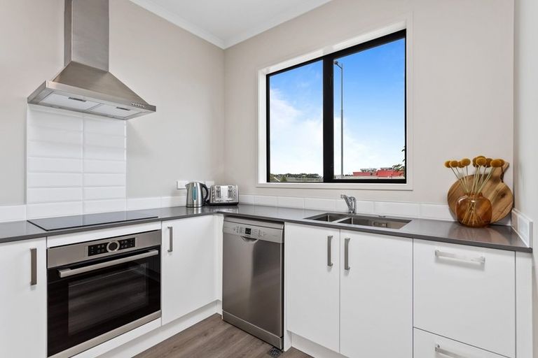 Photo of property in 7/6 Onekiritea Road, Hobsonville, Auckland, 0616