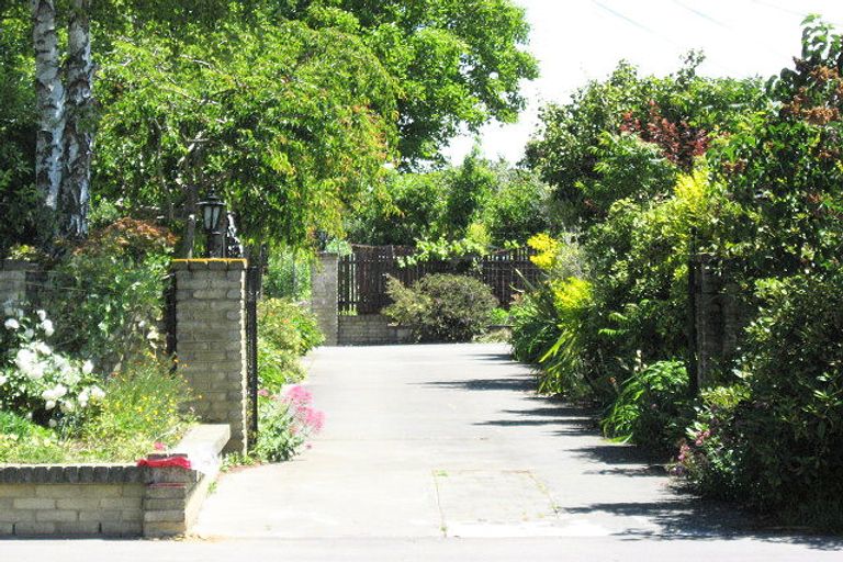 Photo of property in 251 Avonhead Road, Avonhead, Christchurch, 8042