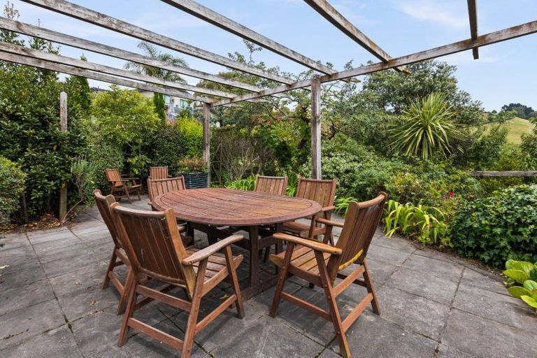 Photo of property in 90 Churchill Drive, Taradale, Napier, 4112