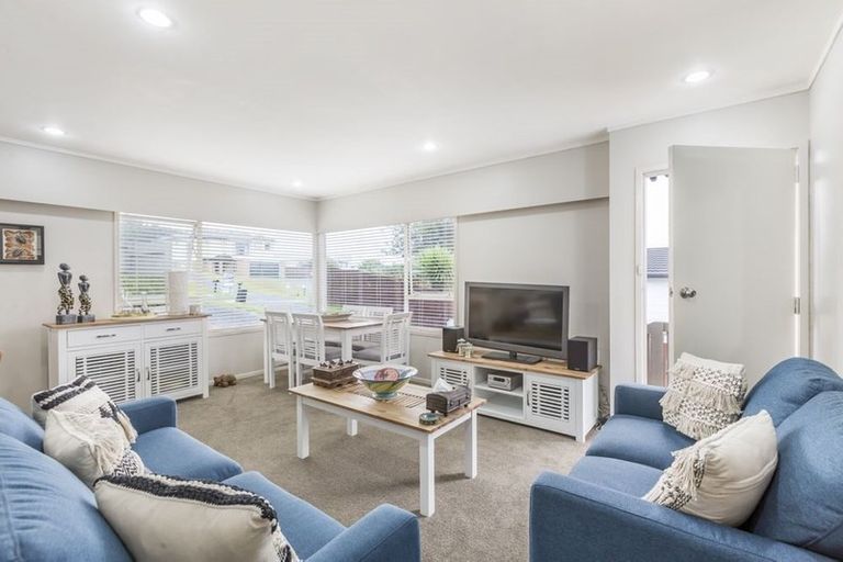 Photo of property in 1/25 Mayall Avenue, Beach Haven, Auckland, 0626