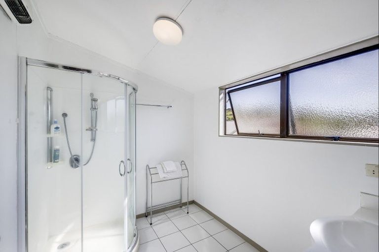 Photo of property in 14 Bassett Place, Taradale, Napier, 4112