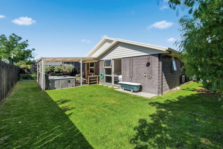 Photo of property in 42 Butterworth Crescent, Papamoa Beach, Papamoa, 3118