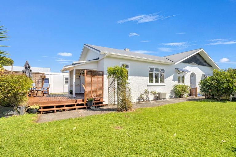 Photo of property in 13 Ross Street, Marton, 4710