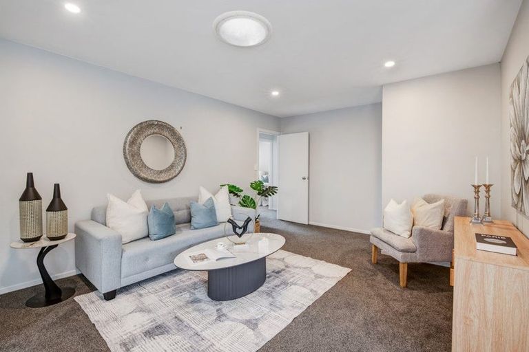 Photo of property in 2/16 Ellice Road, Totara Vale, Auckland, 0629