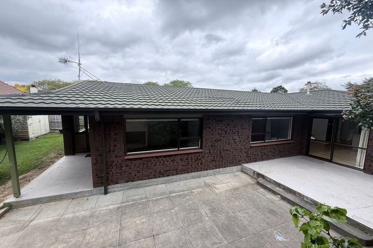 Photo of property in 104 Waterloo Crescent, Hokowhitu, Palmerston North, 4410
