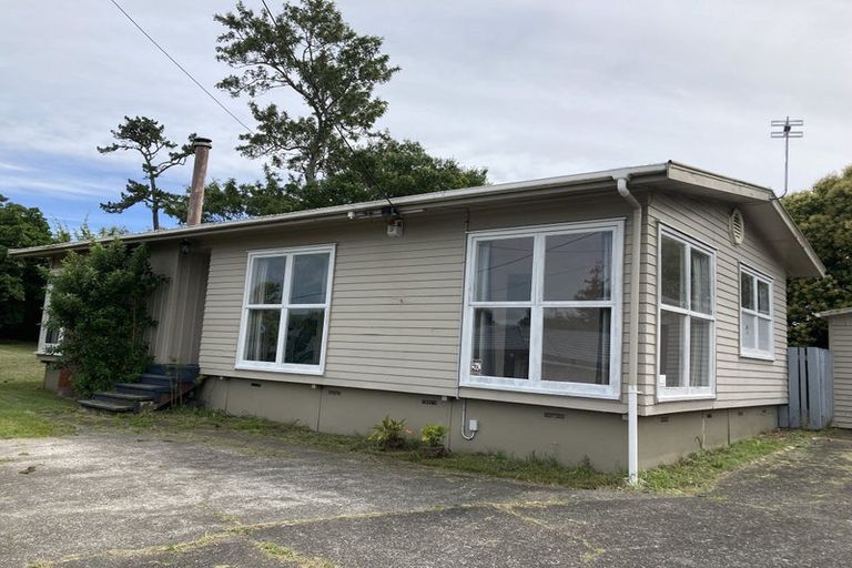 Photo of property in 41 Royal View Road, Te Atatu South, Auckland, 0610