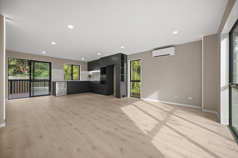 Photo of property in 25d Lavery Place, Sunnynook, Auckland, 0632