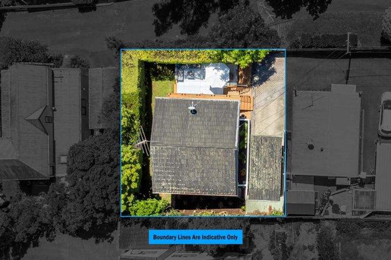 Photo of property in 3/58 Birkdale Road, Birkdale, Auckland, 0626