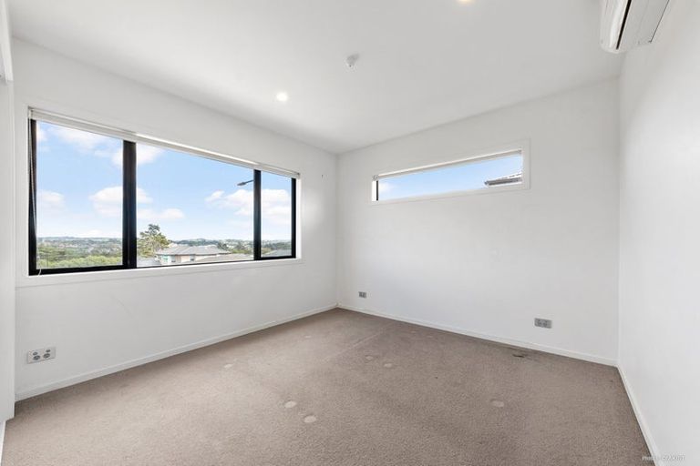 Photo of property in 42 Accolage Boulevard, Kumeu, 0810