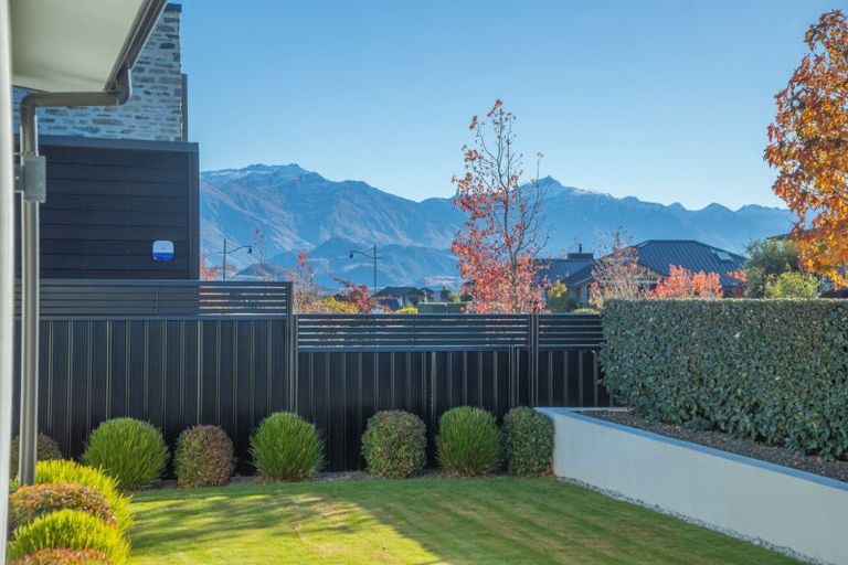 Photo of property in 36 Minaret Ridge, Wanaka, 9305