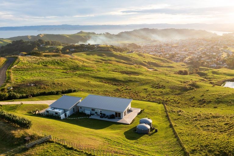 Photo of property in 225 Wheatstone Road, Wainui, Gisborne, 4073