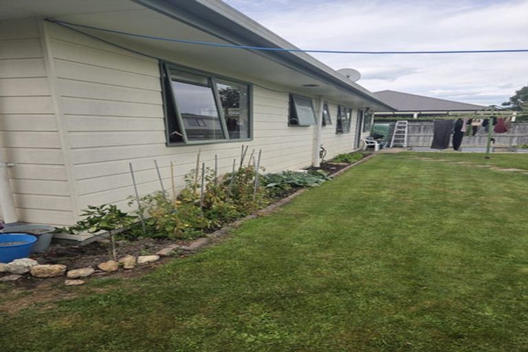 Photo of property in 2/75 Mclauchlan Street, Springlands, Blenheim, 7201