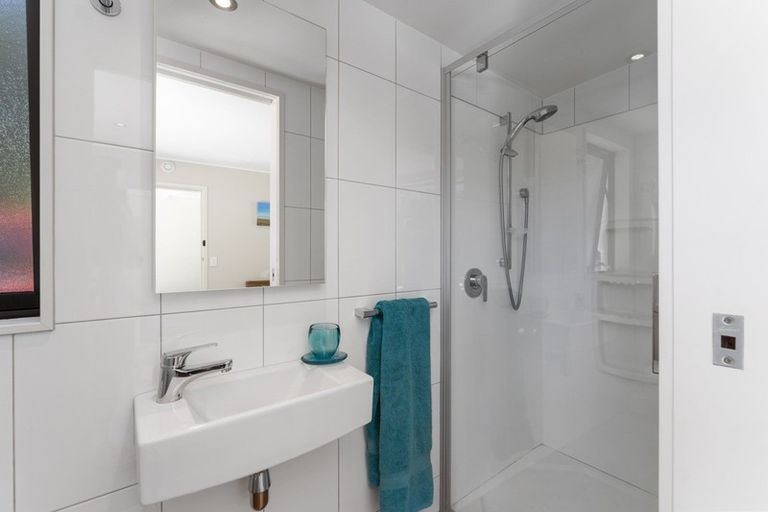 Photo of property in 7 Maungakotukutuku Road, Paraparaumu, 5032