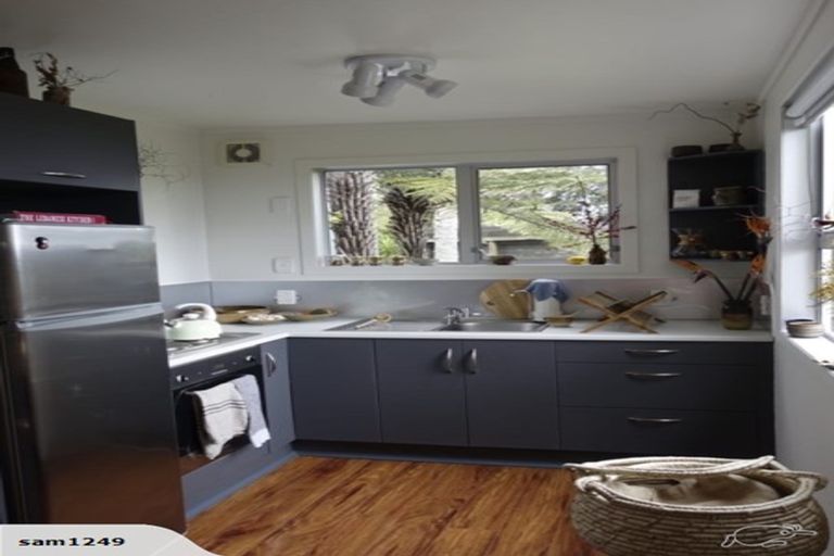 Photo of property in 150 Konini Road, Titirangi, Auckland, 0604