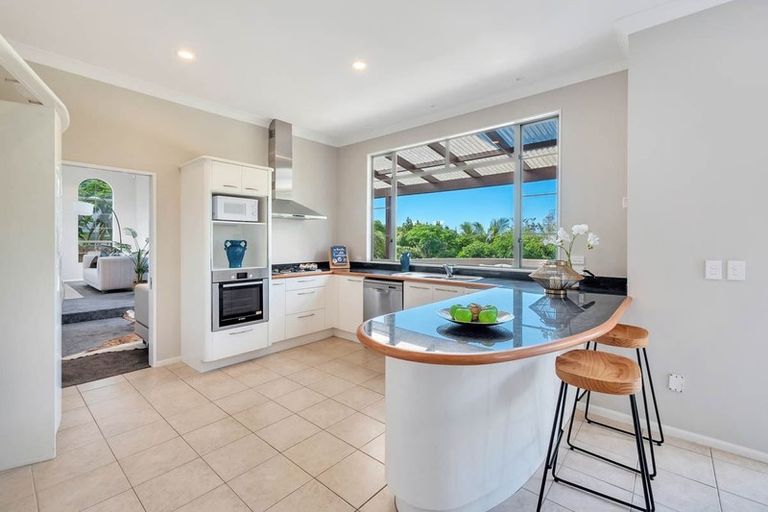 Photo of property in 11 Caversham Drive, Torbay, Auckland, 0630