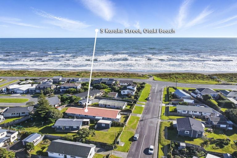 Photo of property in 5 Karaka Street, Otaki Beach, Otaki, 5512