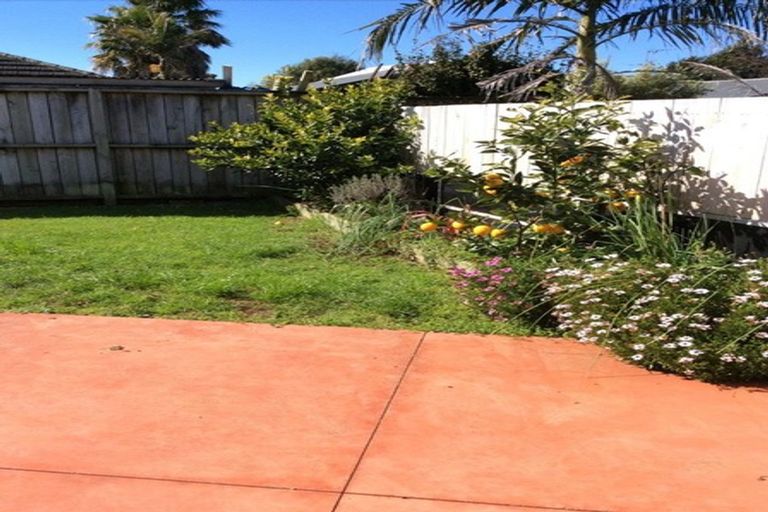 Photo of property in 13 Roby Street, Te Atatu Peninsula, Auckland, 0610