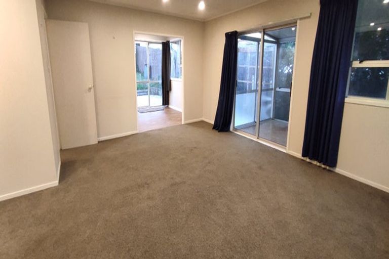 Photo of property in 10 Gerontius Glade, Torbay, Auckland, 0630