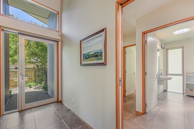 Photo of property in 16 Aratia Way, Richmond, 7020