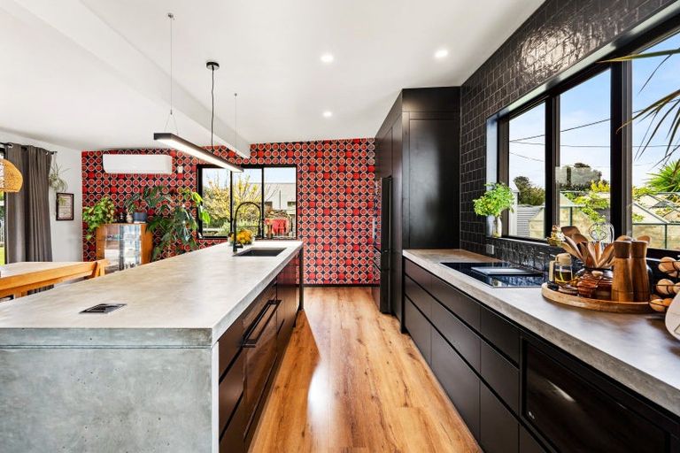 Photo of property in 1 Grey Street, Bay View, Napier, 4104