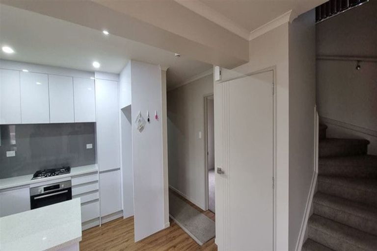 Photo of property in 102a Fitzroy Street, Papatoetoe, Auckland, 2104