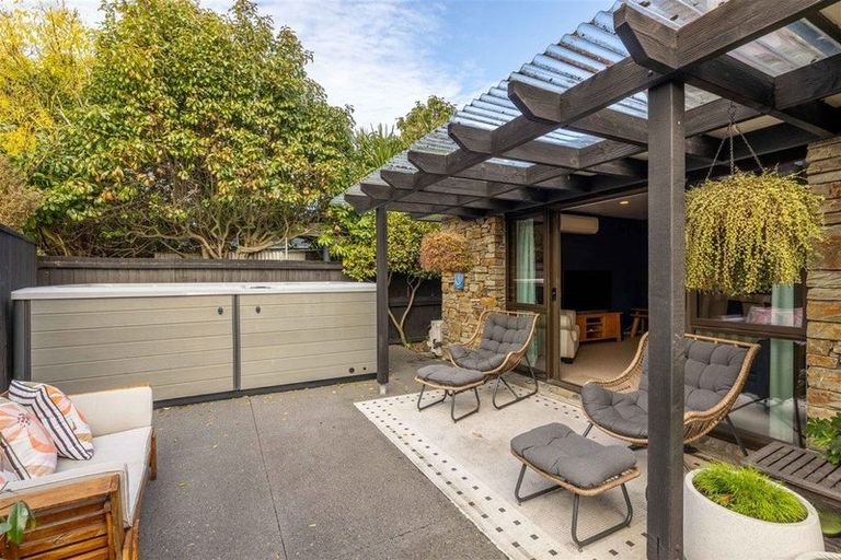 Photo of property in 2 Buscot Gate, Avonhead, Christchurch, 8042